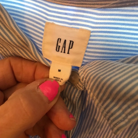 Flirty and feminine ruffled blouse - Picture 5 of 5